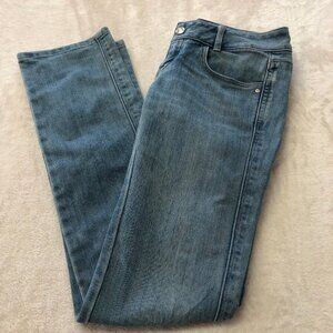Levi's Lady Style Light Wash Denim Jeans 27
